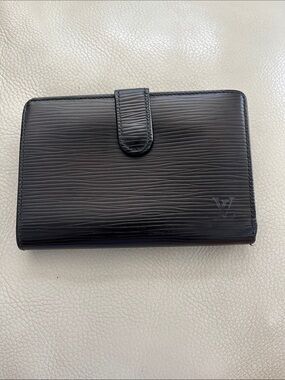 Louis Vuitton Black Epi Leather Compact Kisslock Wallet